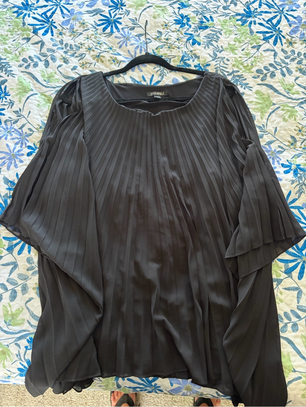 Roz & Ali Black Pleated Women’s Blouse